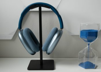 Apple is bringing lossless audio and low-latency audio to AirPods Max