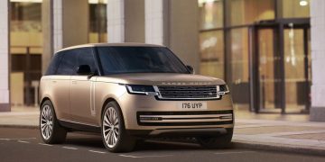 Jaguar Land Rover pauses US shipments over Trump tariffs