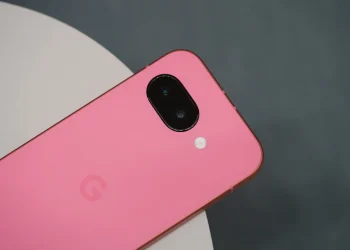 Google’s regular Pixel 10 will reportedly get worse (but more) cameras