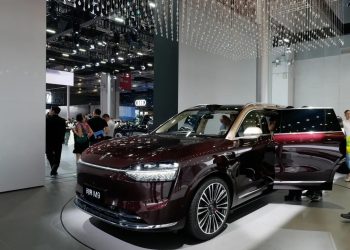 Seres Surpasses BMW, The Rise of Chinese Luxury Automakers
