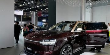 Seres Surpasses BMW, The Rise of Chinese Luxury Automakers