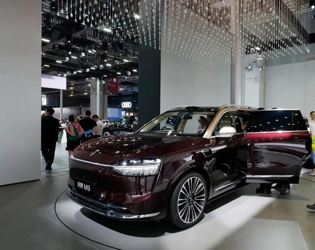 Seres Surpasses BMW, The Rise of Chinese Luxury Automakers