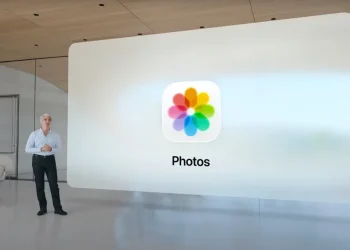 iOS 26 introduces refreshed Photos app interface following user concerns.