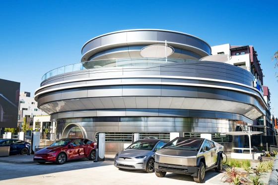 Tesla’s First Diner and Drive-In Launches with Superchargers and Robot Servers