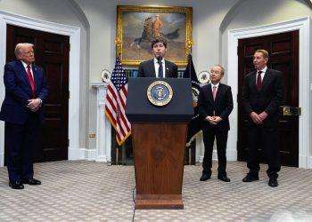 US Defense Backs Leading AI Developers with $200M