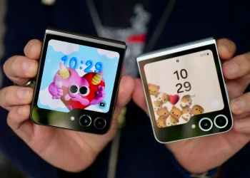 Everything About Galaxy Z Flip 7: Why do many people choose the Flip instead of the Fold?