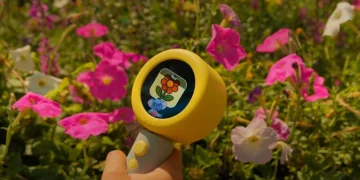 New AI Camera ‘Dex’ Redefines Language Learning for Children