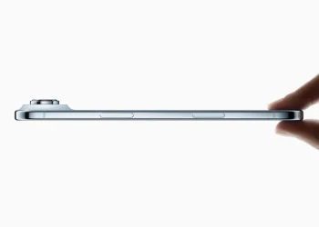 iPhone Air Faces Battery Life Concerns as Apple Revives MagSafe Pack