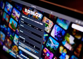 Mother Sues Roblox and Discord Over Son’s Suicide, Claiming Platform Failures