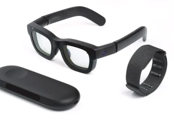 Zuckerberg’s Push to “Kill the Smartphone” Picks Up Speed