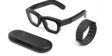 Zuckerberg’s Push to “Kill the Smartphone” Picks Up Speed