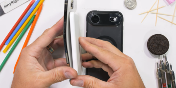 Apple’s Ultra-Thin iPhone Air Proves Surprisingly Durable