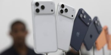 iPhone Air and iPhone 17 Base Models Limited to Slower USB-C Speeds