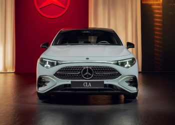 Mercedes Denies BMW Engine Partnership, Reaffirms In-House Powertrain Strategy