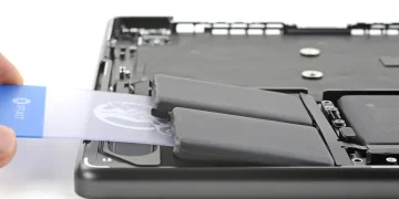 Apple Makes MacBook Pro Battery ‘Slightly’ Easier to Replace with M5 Model