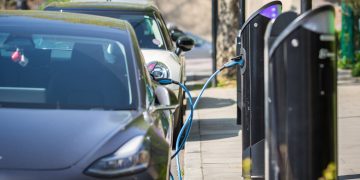 Electric Vehicles Face 42% More Problems Than Gas Models