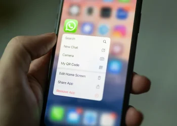 WhatsApp Update Streamlines Personal and Business Chats on iOS