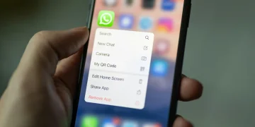 WhatsApp Update Streamlines Personal and Business Chats on iOS