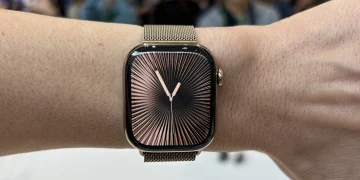 Apple Finally Opens iOS to Non-Apple Smartwatches