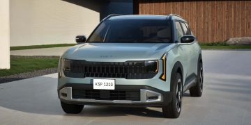 2026 Opel Astra Unveiled With Smarter Headlights and Updated EV Range