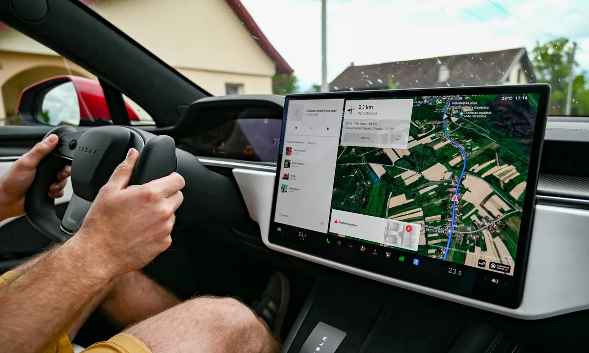 Forget Your Phone? Tesla Will Let You Know With a Chime and Flash