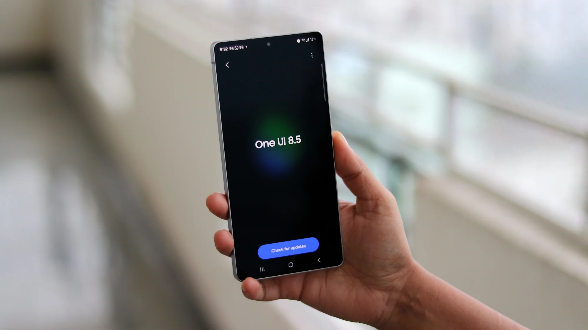 One UI 8.5 Update Makes Galaxy One-Handed Use Smoother Than Ever
