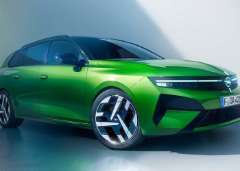 2026 Opel Astra Debuts With Bold Lighting Upgrades and Smarter Tech